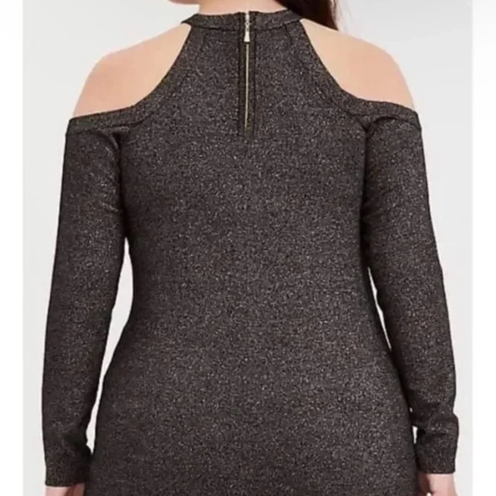 Torrid Black Metallic Cross Neck Back Zip Cold Shoulder Shirt Size 2X - Picture 2 of 8